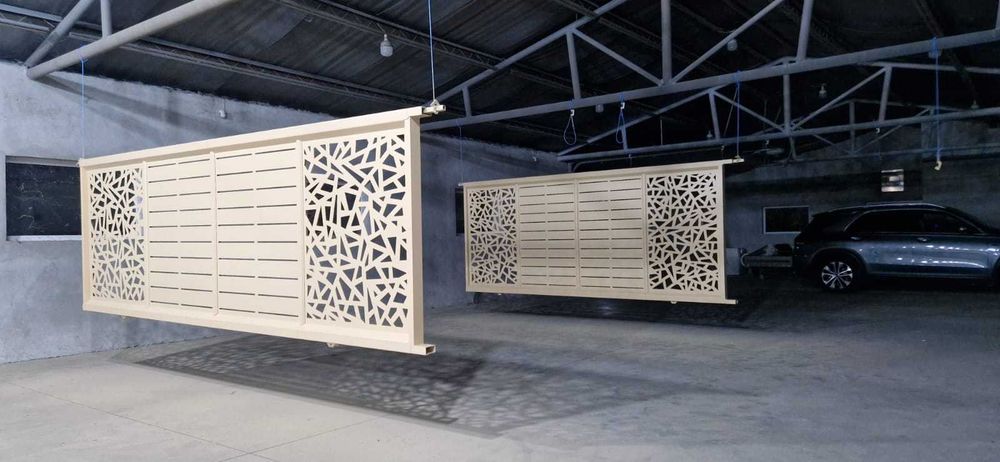 Porti , garduri din aluminiu