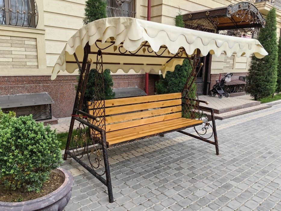 Продается качеля садовая металлическая