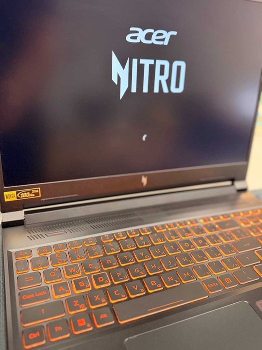 Acer Nitro V16 | i7 | RTX 4060 8GB | 32GB RAM | 1TB SSD | 180Hz