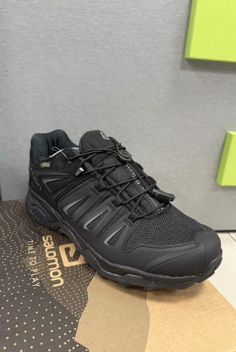 Туристически обувки Salomon 41-45