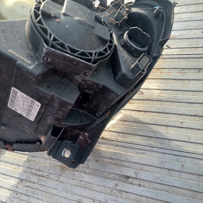 W245 Фарове Б класа ляв и десен налични