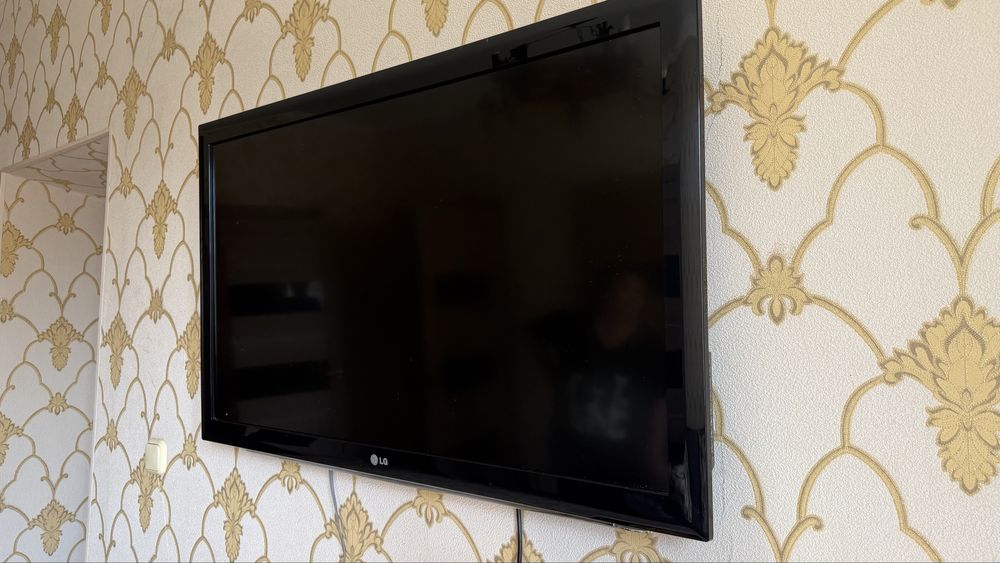 Продам телевизор LG