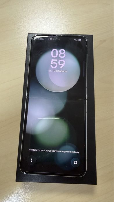 Продам Samsung Galaxy Z Flip5 8/512gb