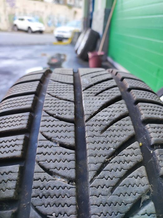 Продавам перфектни зимни гуми 225/45/17