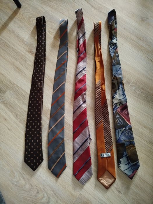 Продавам вратовръзки