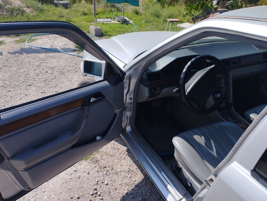 Продам машину мерседес