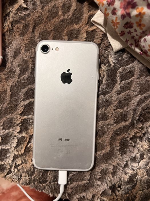 телефон Iphone 7
