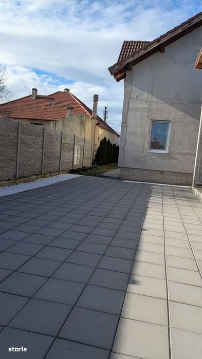 Duplex intreg, constructie noua,solida, in Gai, aproape de principala!