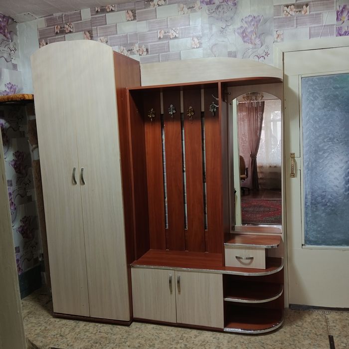 Прихожая , диван, кровать