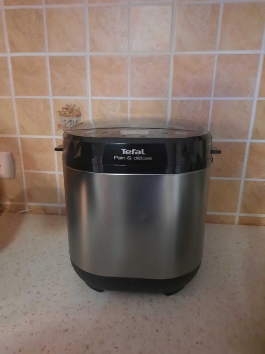 Vând aparat de paine Tefal