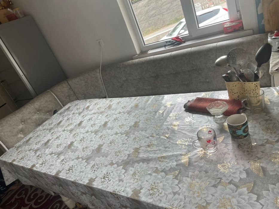 Срочно продам кухонный уголок