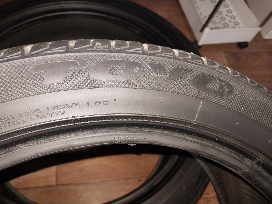 Продам резину TOYO