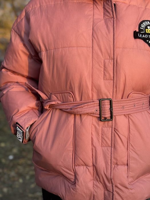 Зимняя куртка с капюшоном