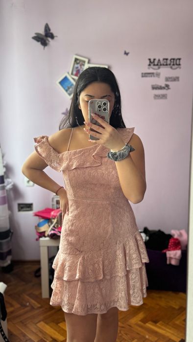 Розова къса рокля