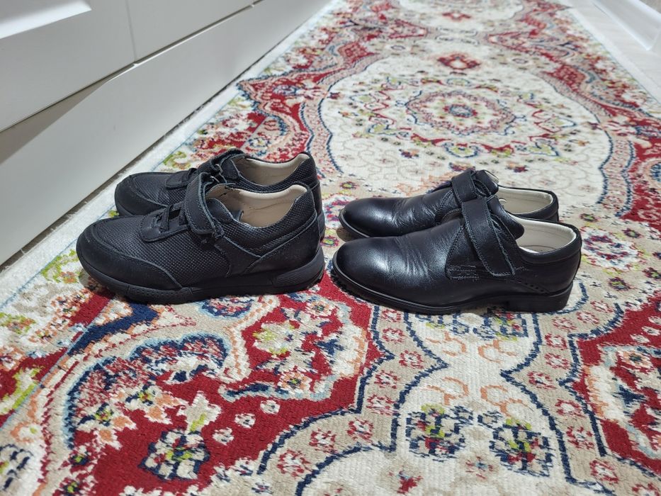 Продам детскую обувь в школу