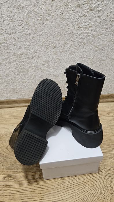 Дамски черни боти