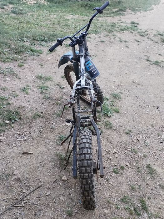 Vând sau schimb cu anvelope de ATV seria 21x10-8 cadru de aprilie 50cc