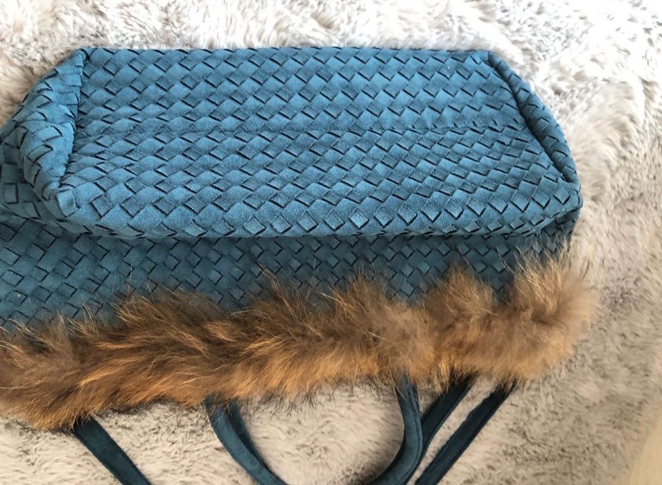 Нова чанта с истински мех