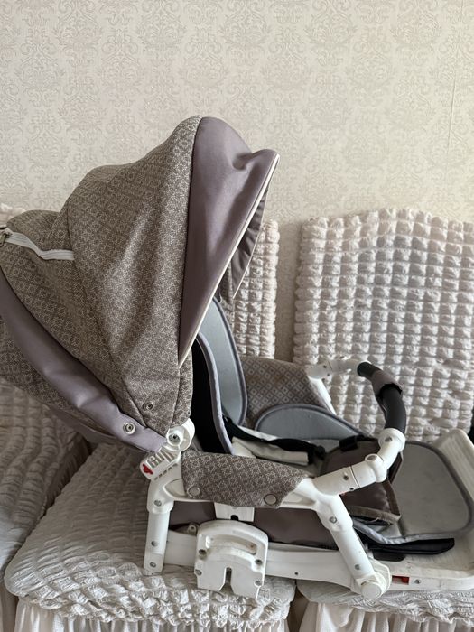 Коляска очень удобный и красивый