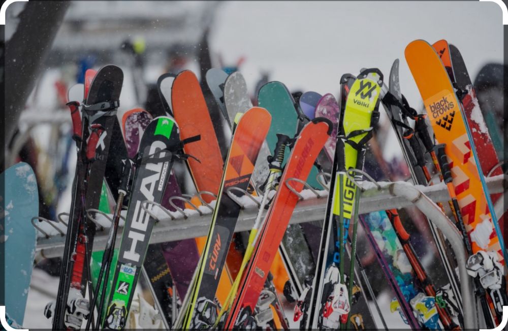 Inchiriem Schiuri Clapari Echipamente  Schi