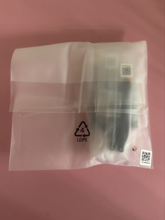 Продавам дрон DJI mini 4 pro