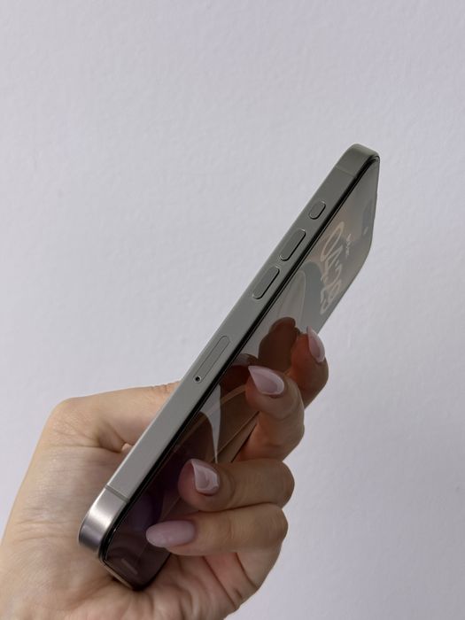 Apple iPhone 15 Pro 256Gb Natural Titanium 100%