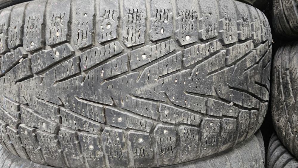 Продам комплект  шин  285/50/20