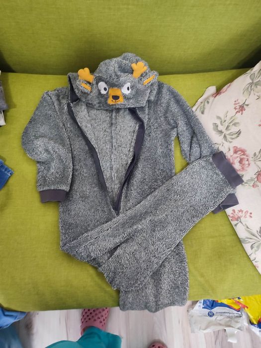 Зимна пижама или костюм за Хелоуин