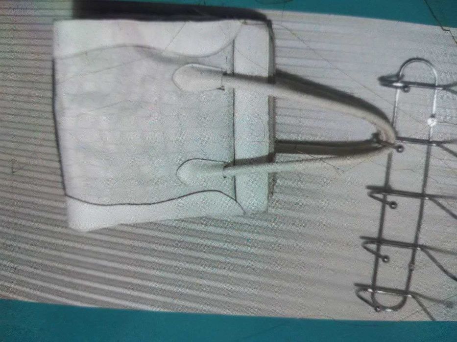 Сумка чёрная лаковая