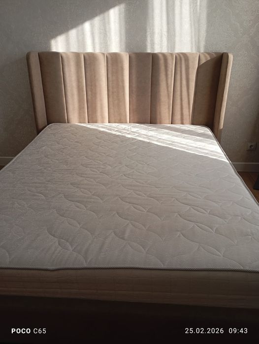 Двухспальная кровать