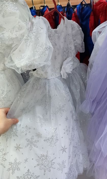 Продам платья на девочку