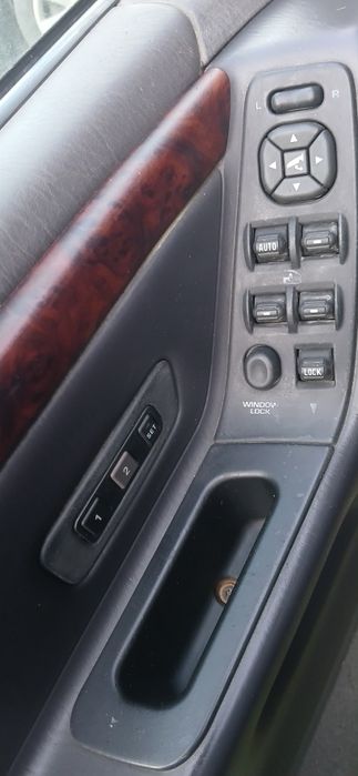 Vând  Grand Cherokee