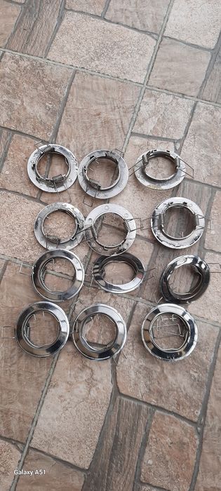 Vând plafoniere și spoturi