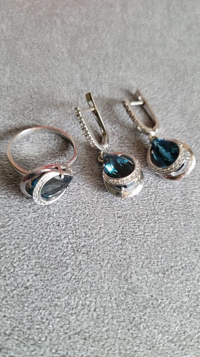 Золотые наборы серьги и кольца