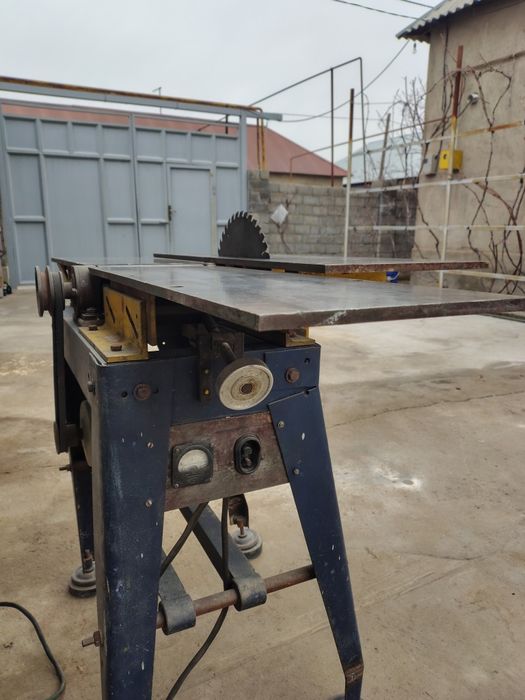 Циркулярка. На 220в.