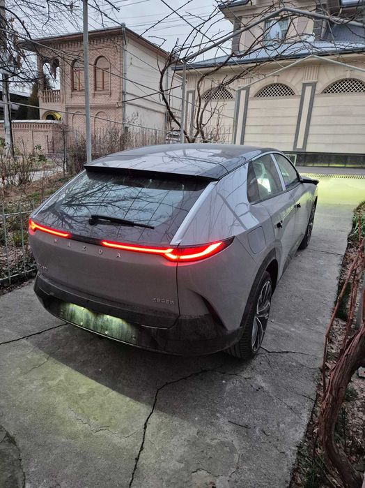 Mazda EZ-60 2025 Hybrid  200 Max