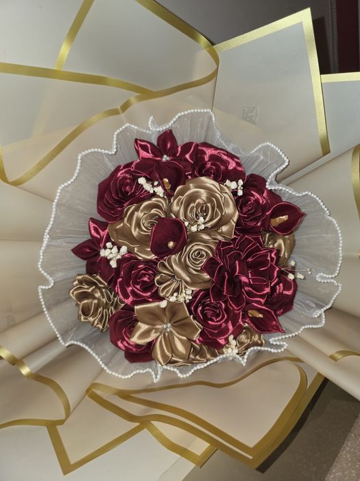 Buchete din Trandafiri de Satin – O Amintire Care Durează o Viață!