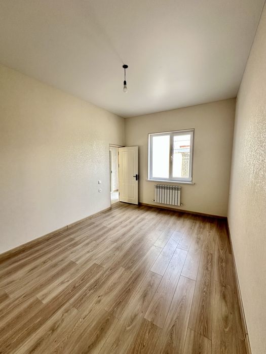 Продается Дом 2х Комнатный; 0.9 сотки со двором !