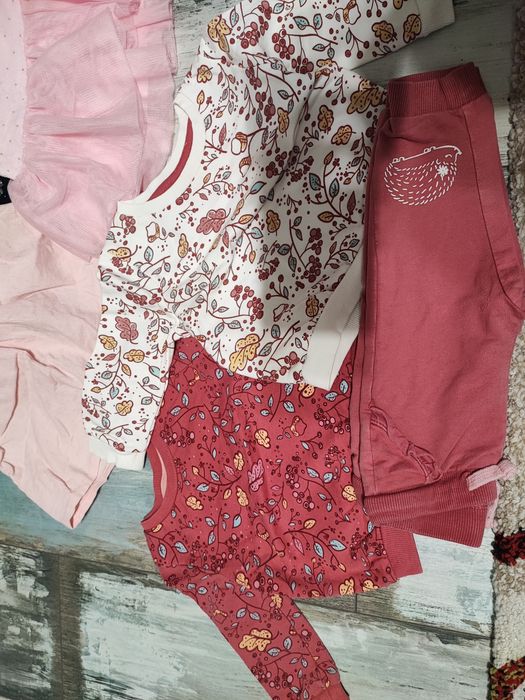 Двехи 3-6, 6-9 месеца момиче