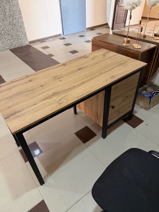 Продам стол для офиса