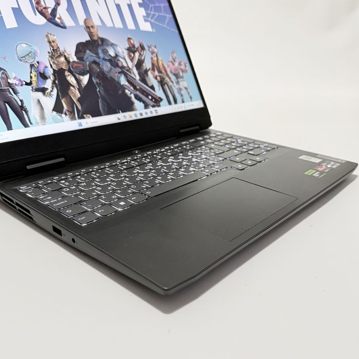 Lenovo Gaming 3/15,6” 120Hz IPS/Ryzen 5 6600H/RTX 3050/16GB DDR5/1TB
