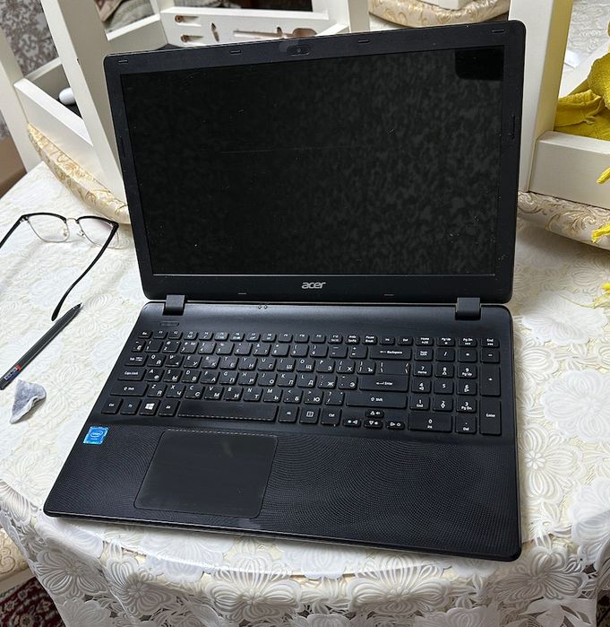 Ноутбук ACER в рабочем состоянии
