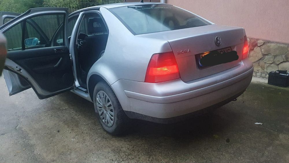 Vând bora 1.9   116 cai