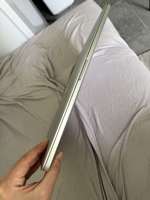 Macbook Pro laptop без забележки