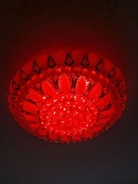 Продается хорошая люстра