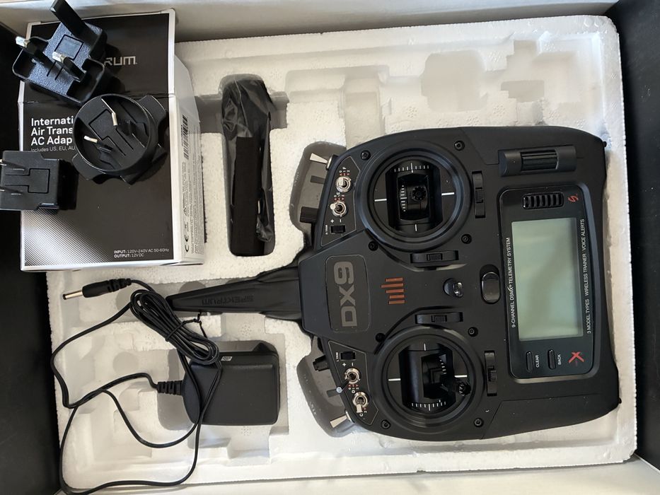 Radiocomandă Spektrum DX9 Black Edition - 9 Canale DSMX (Mode 2) / Cutie completă