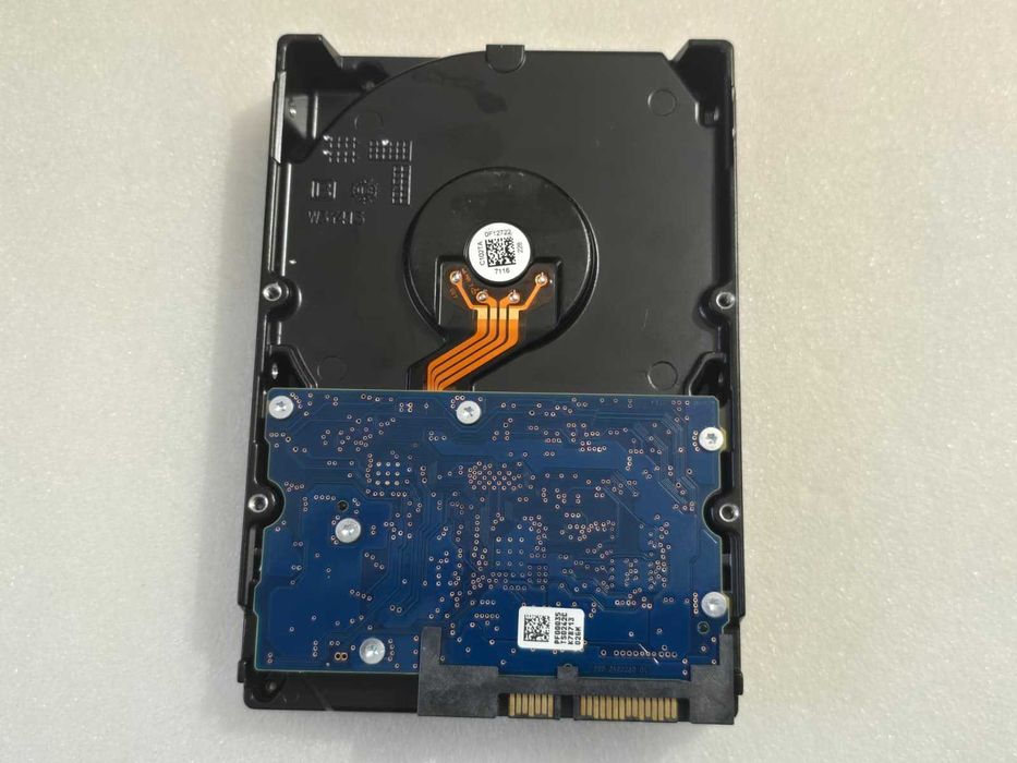 Hard Disk Toshiba DT01ACA200, 2TB SATA3 6GB/S, 3.5 inci,7.2K RPM 64MB