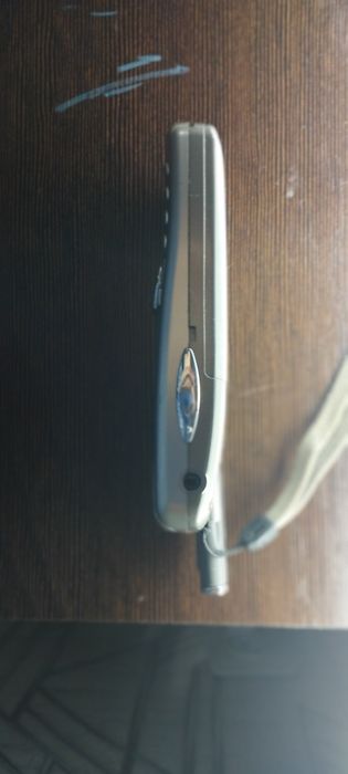 Продам кнопочный телефон