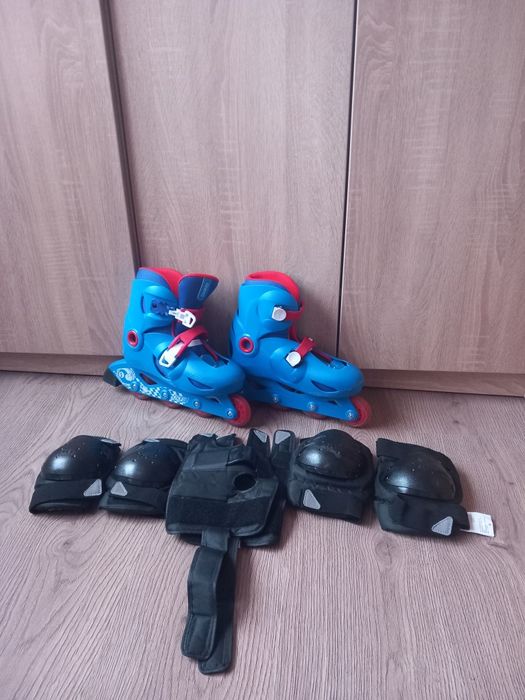 Vând role plus apărători 34 36 în stare foarte bună