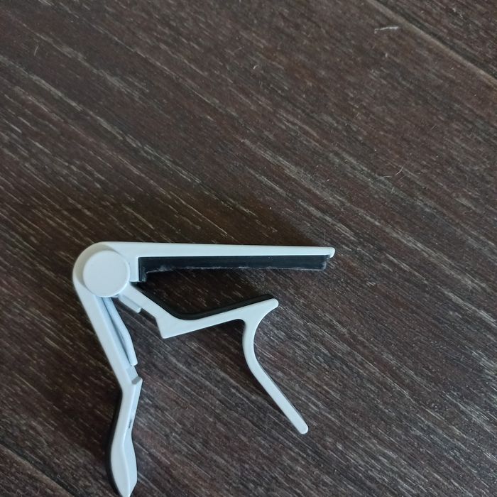 Гитара аккустическая